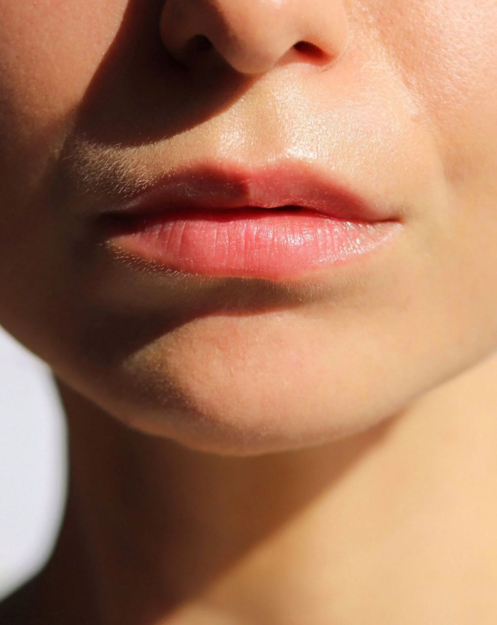 Baume à lèvres Fraise pour accentuer la couleur des lèvres et leur donner de la brillance Auna - Image 3