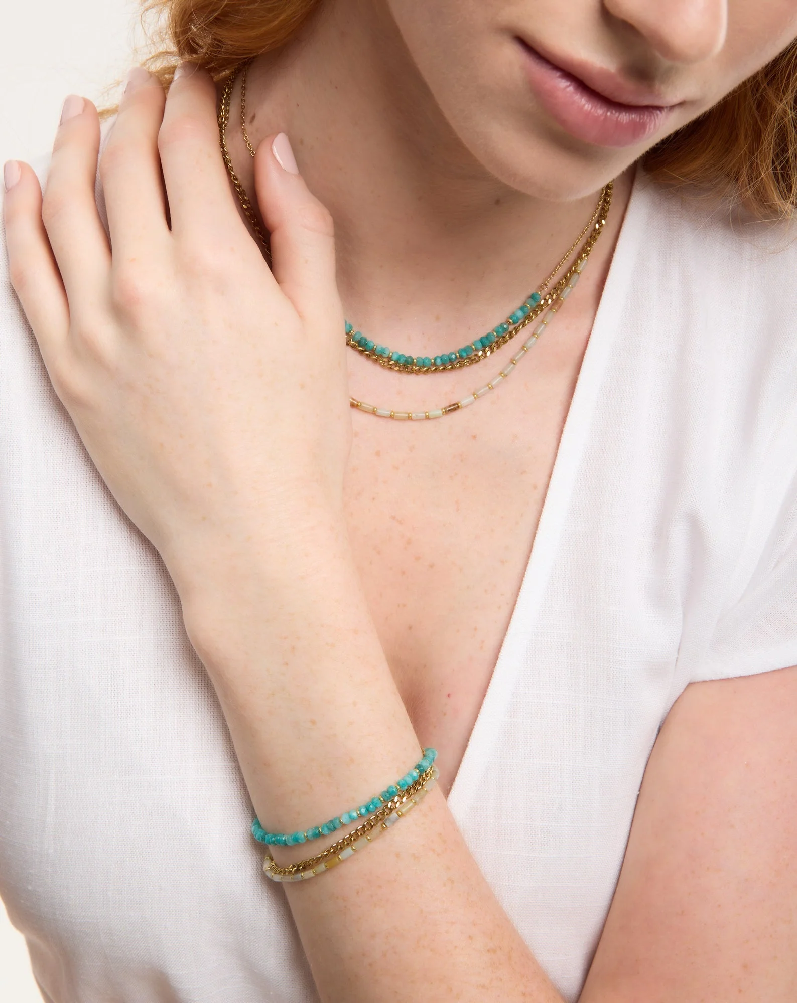 Bracelet plaqué or avec pierres naturelles turquoise africaine et amazonite Mys - Image 2