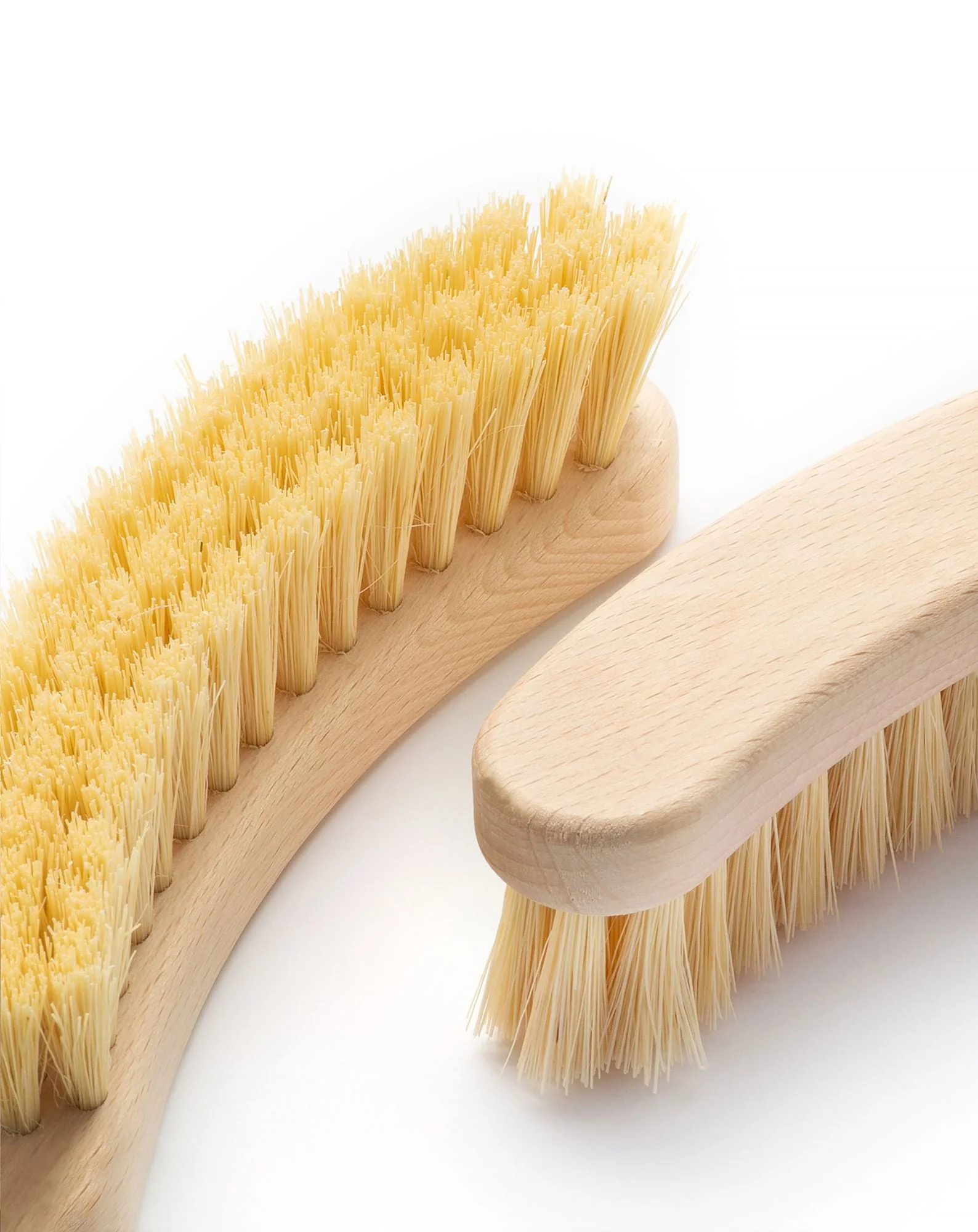 Brosse de massage sèche pour le corps semi-circulaire No. 18 avec fibre de tampico HHUUMM - Image 3