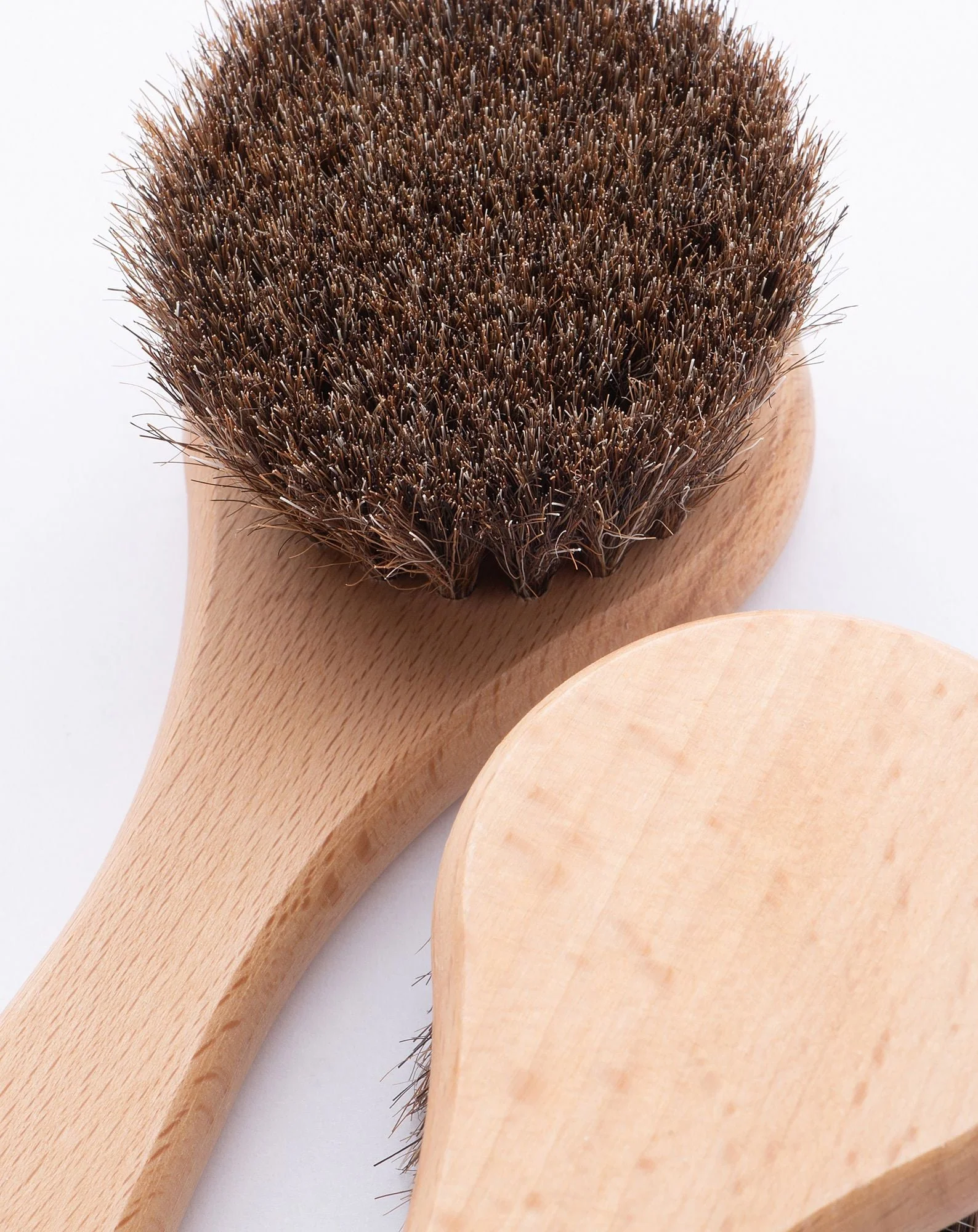 Brosse ronde de massage et de nettoyage du visage No. 15 en crin de cheval HHUUMM - Image 2