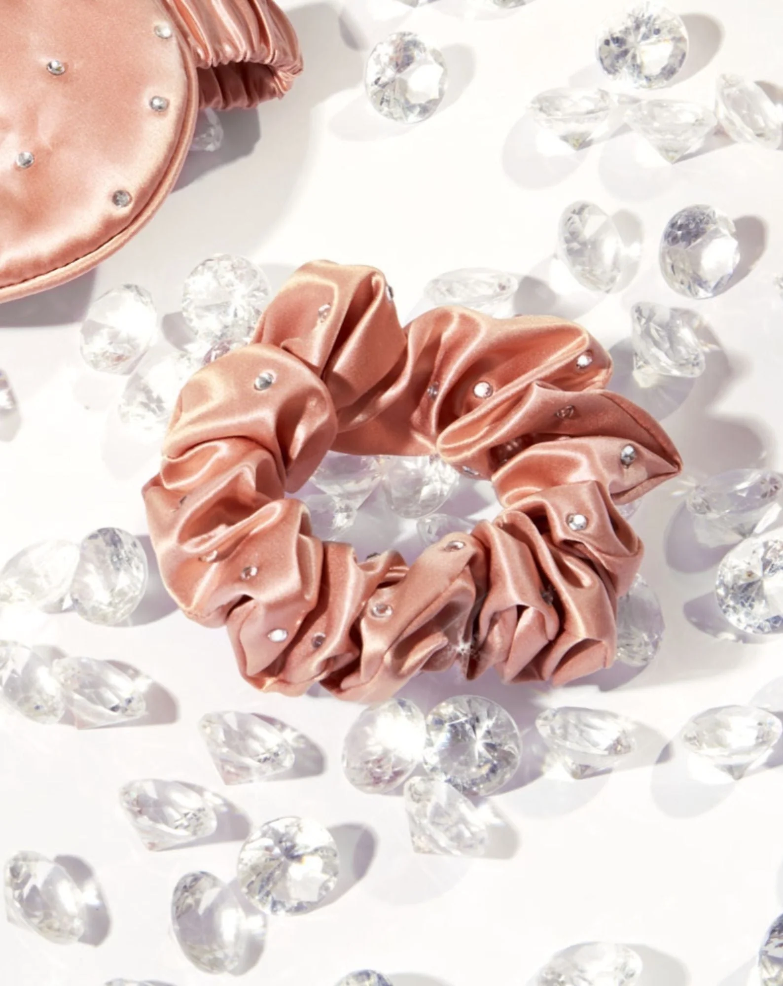Chouchou en soie avec cristaux – rose gold Crystallove - Image 2