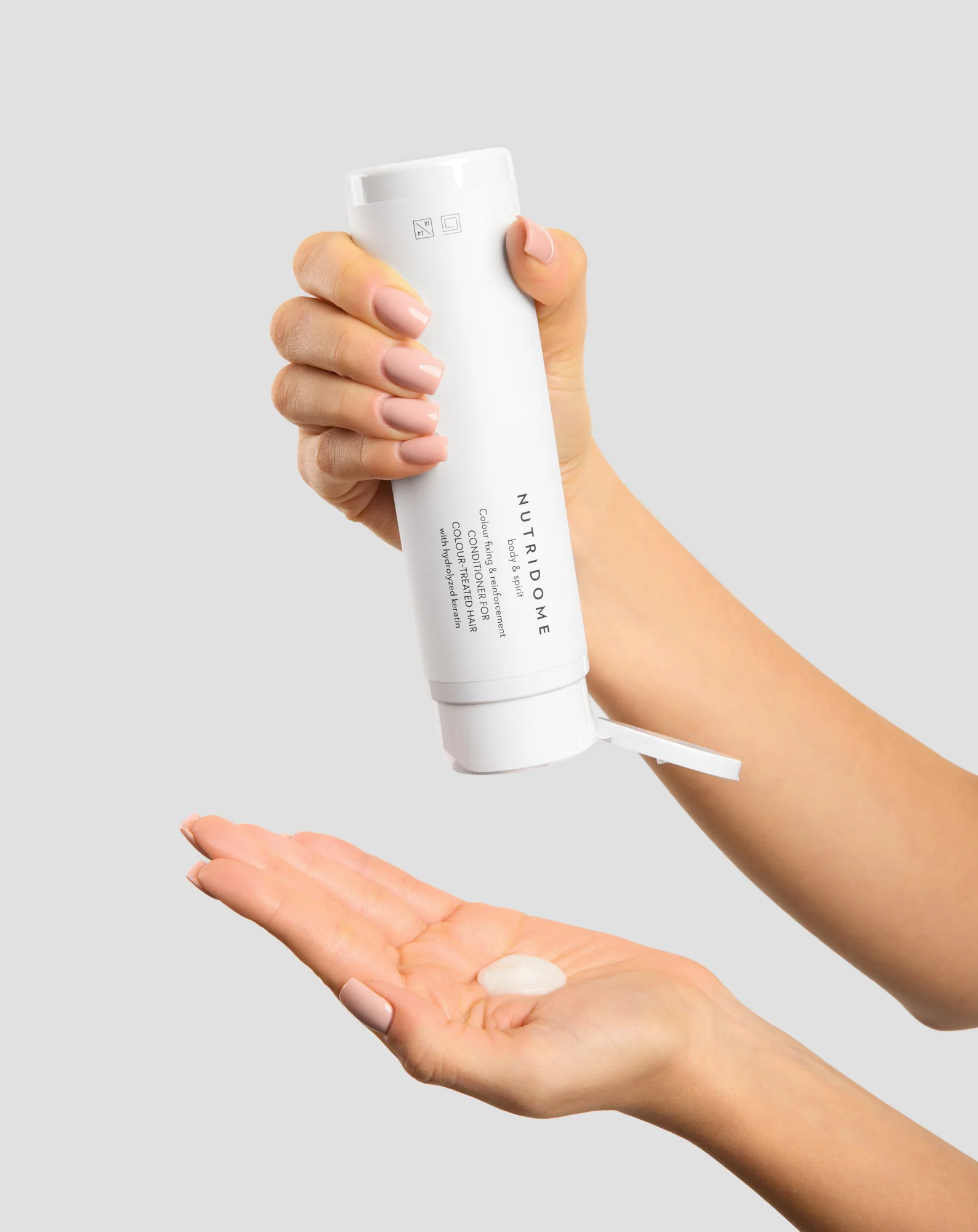 Après-shampoing fixateur et fortifiant Nutridome pour cheveux colorés - Image 3