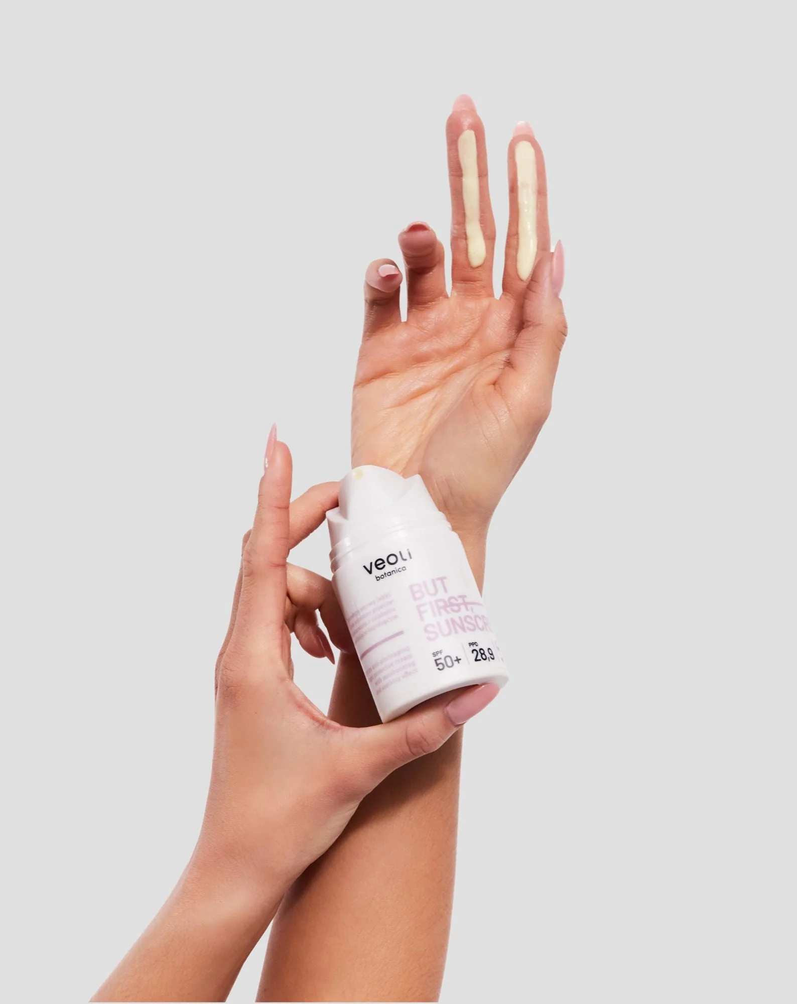 Crème légère anti-photo-âge Mais d'abord, la crème solaire SPF 50+ Veoli Botanica - Image 2