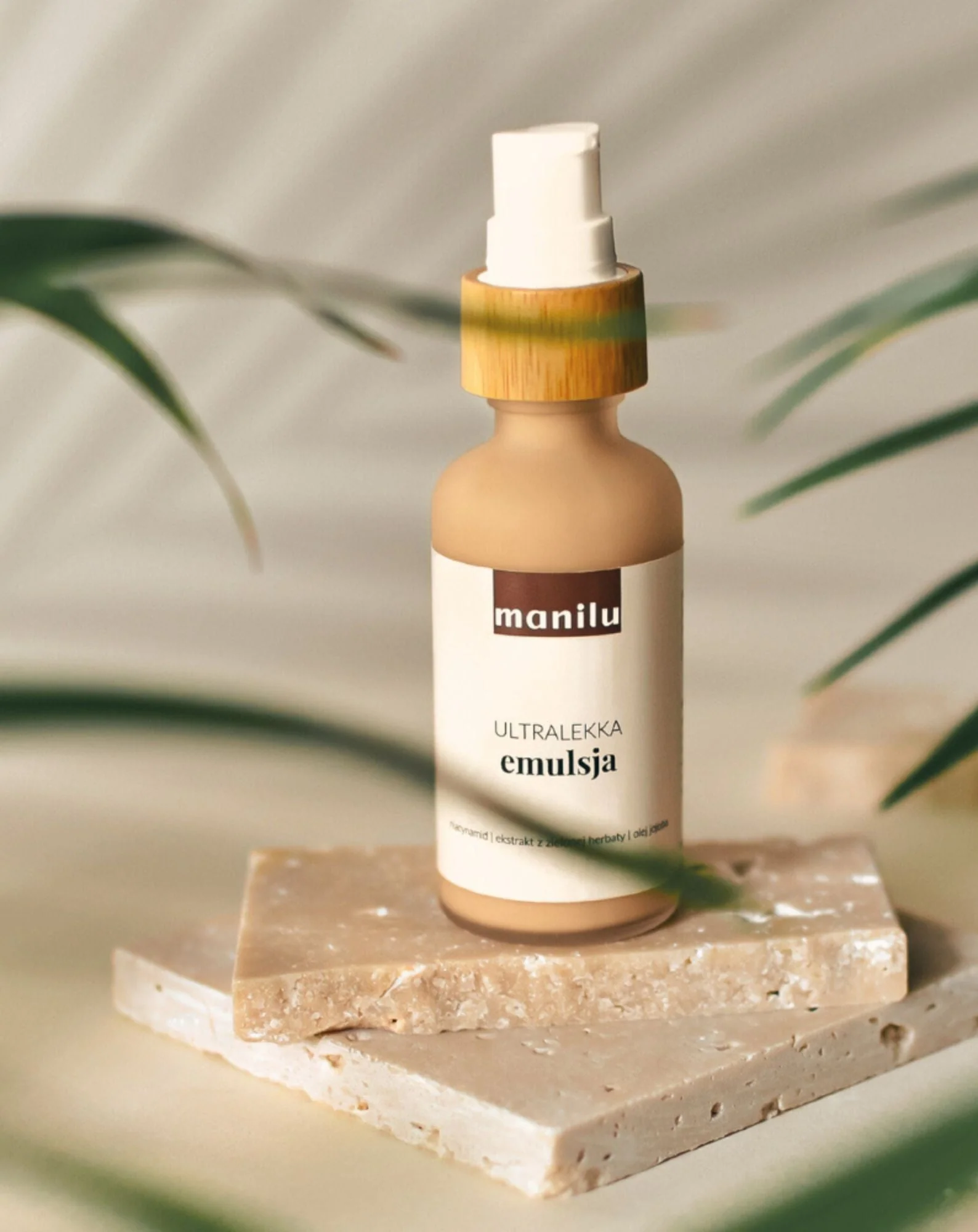 Emulsion légère pour les peaux grasses et mixtes à l'huile d'argan et à la niacinamide Manilu - Image 2