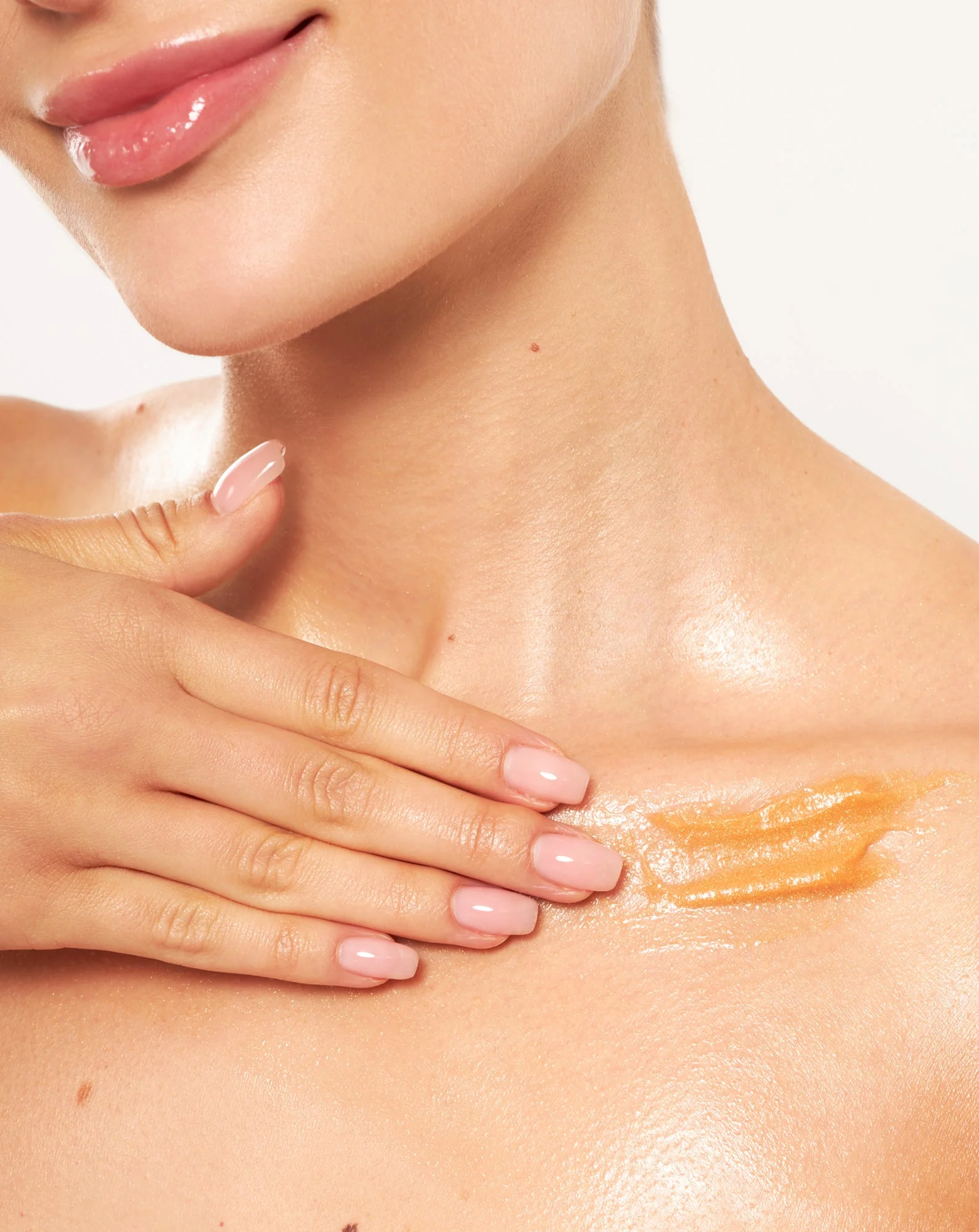 Huile pour le corps Nutridome à effet glow avec huile de jojoba et huile d'argan - Image 2