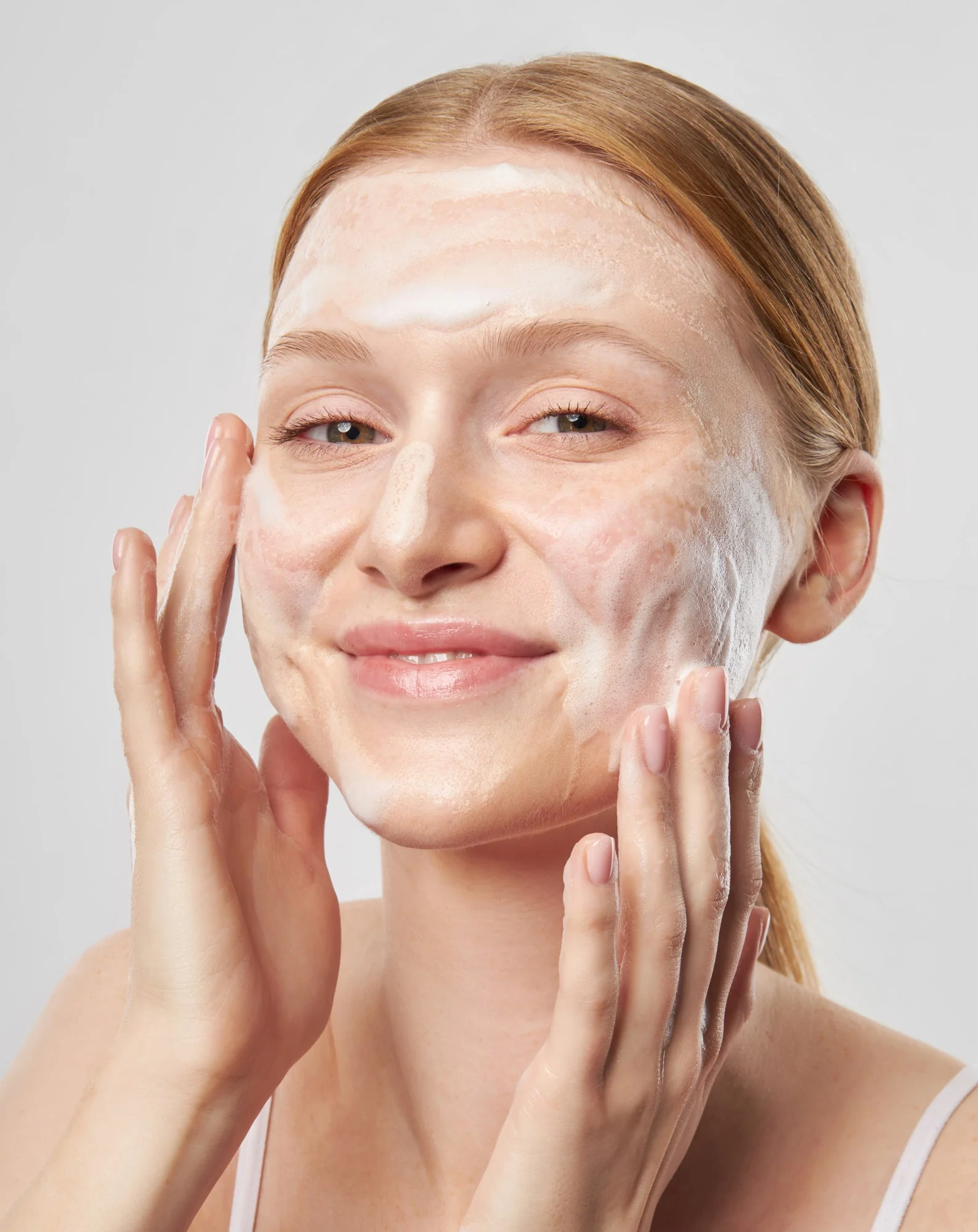 Mousse nettoyante pour le visage purifiante à la fleur d'oranger amer Mel Skin - Image 3