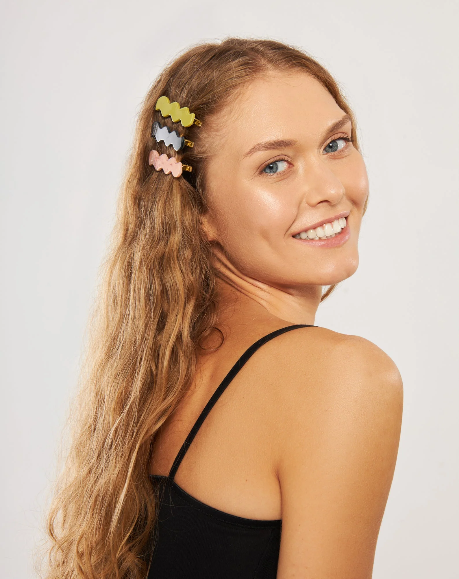Set de barrettes wavy - vertes, noires, roses de Twisty - 3 pcs. - Image 3