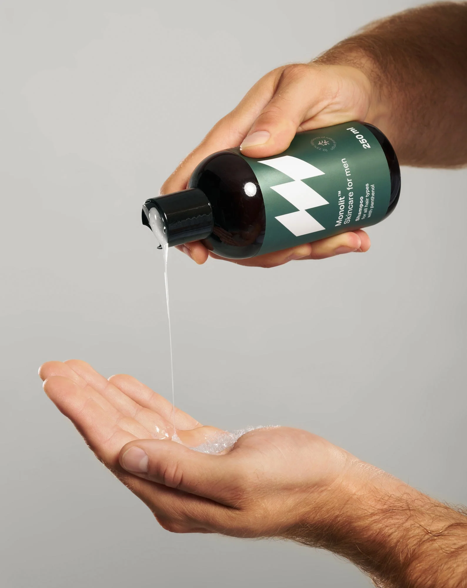 Shampooing pour hommes Monolit avec panthénol et extrait de camomille - Image 3